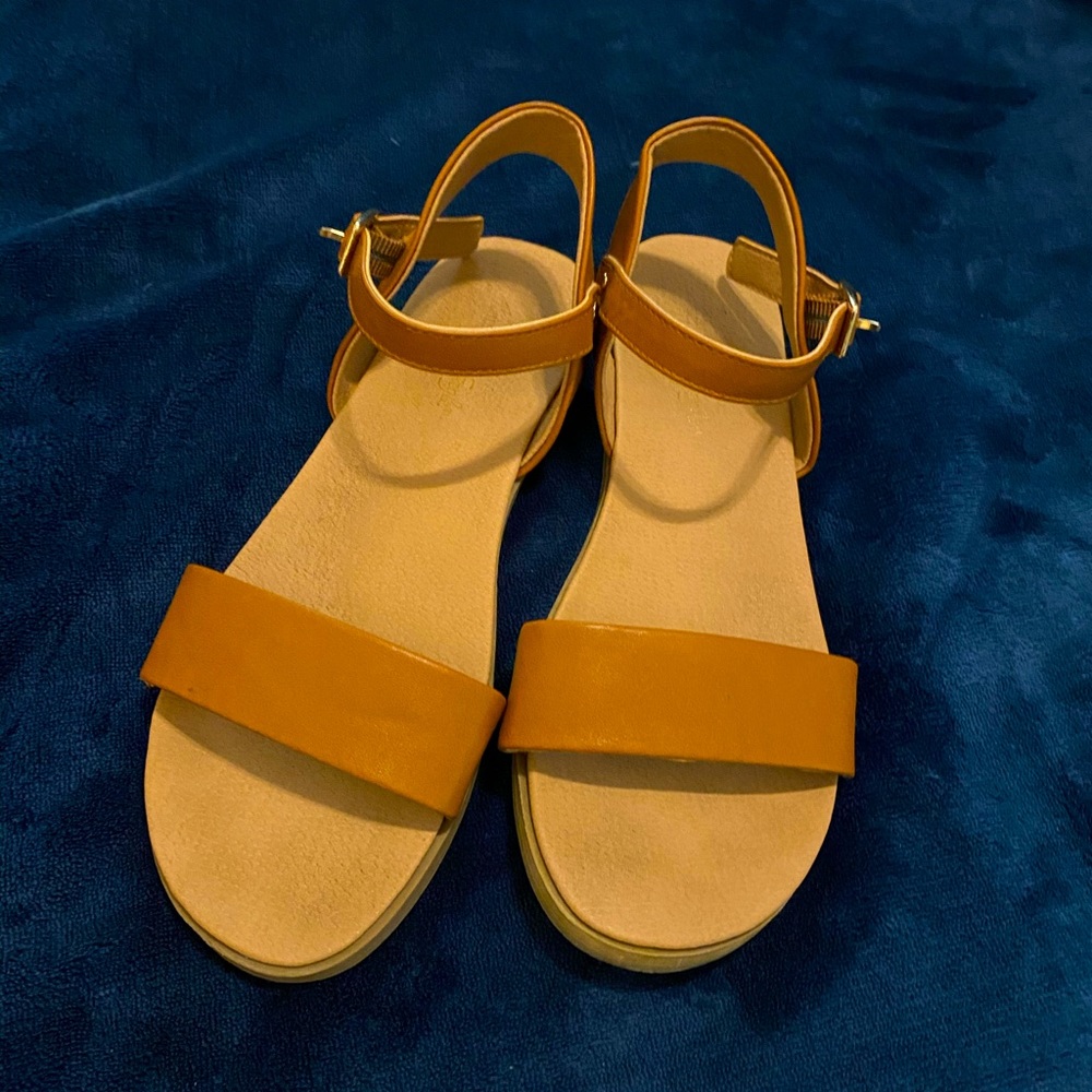 American eagle sandals